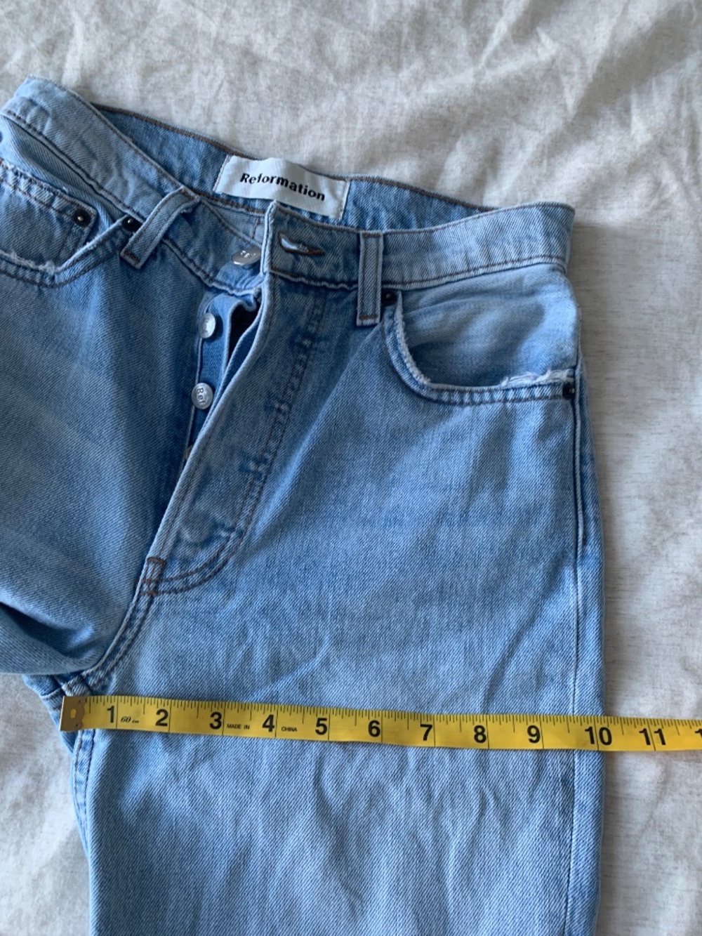 Reformation Jeans Melissa in Skye wash High Rise women’s Size 24 - Picture 11 of 13